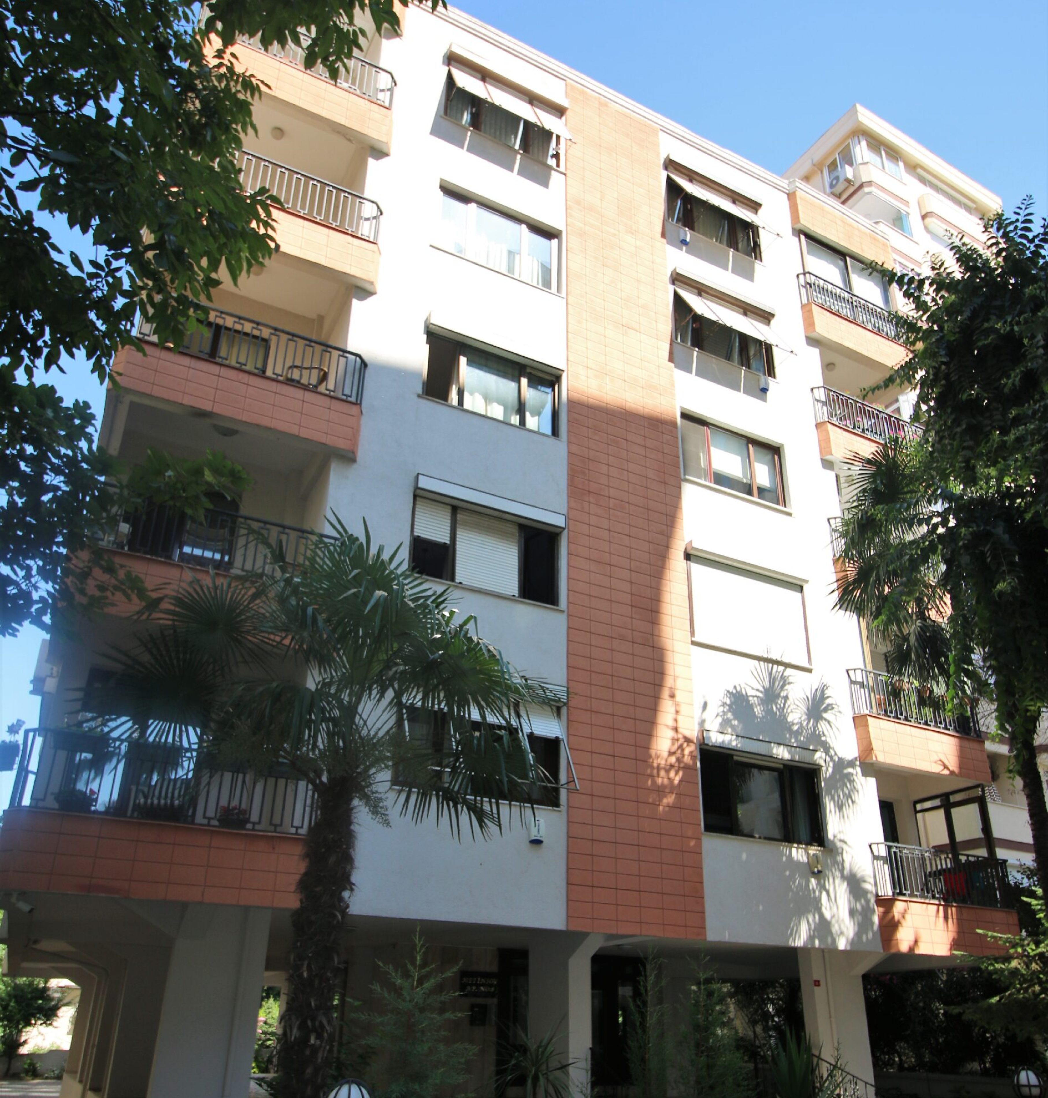 Metinsoy Apartmanı, Caddebostan, Gülistan Sokak, 1986